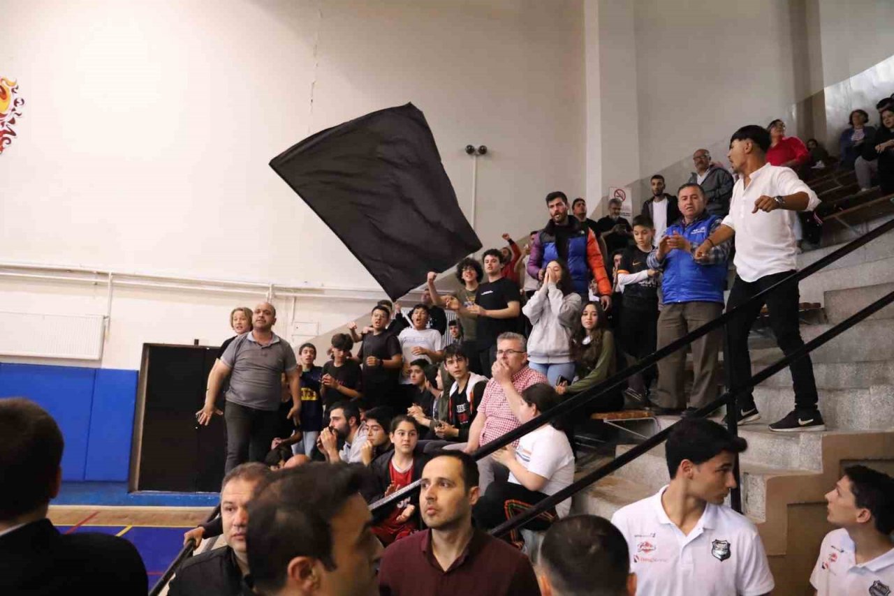 Nazilli Belediyespor Play Off’a galibiyet ile başladı