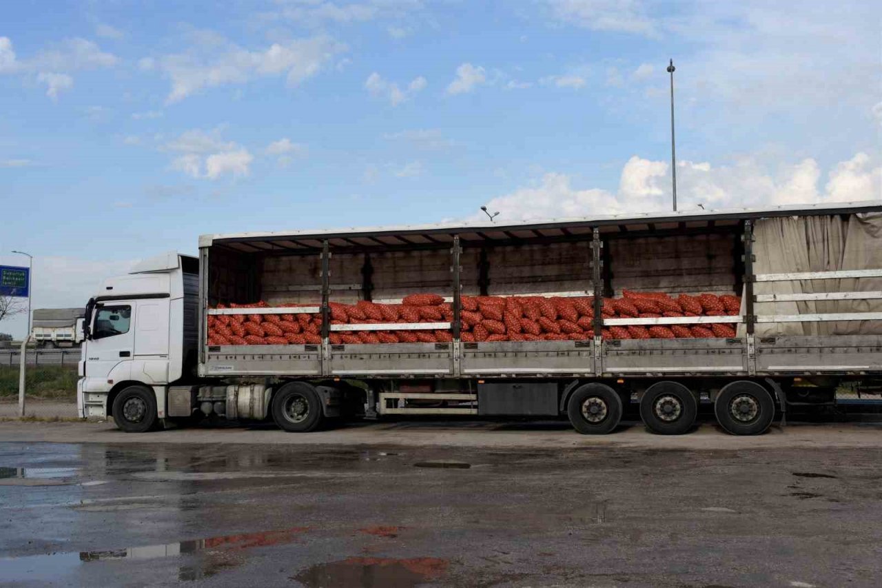 Başkan Özkan: “Soğanla, patatesle illüzyon yapmaya, vatandaşlarımızı kandırmaya çalışmayın”