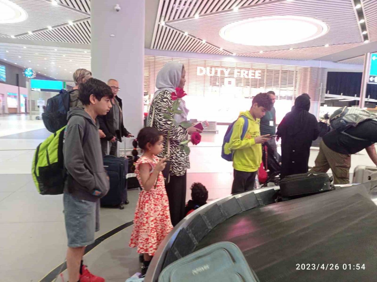 Sudan’dan ilk tahliye uçuşu yapıldı