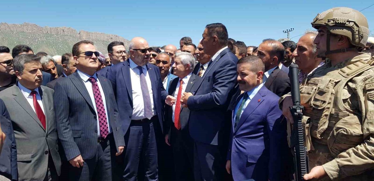 Ticaret Bakan Yardımcısı Turagay sınırda incelemelerde bulundu