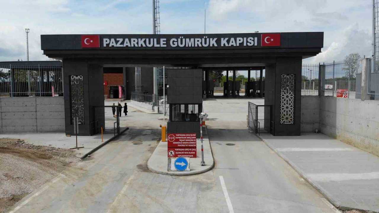 Yurt dışı seçmen kütüğüne kayıtlı vatandaşlar sınır kapılarına gelmeye başladı