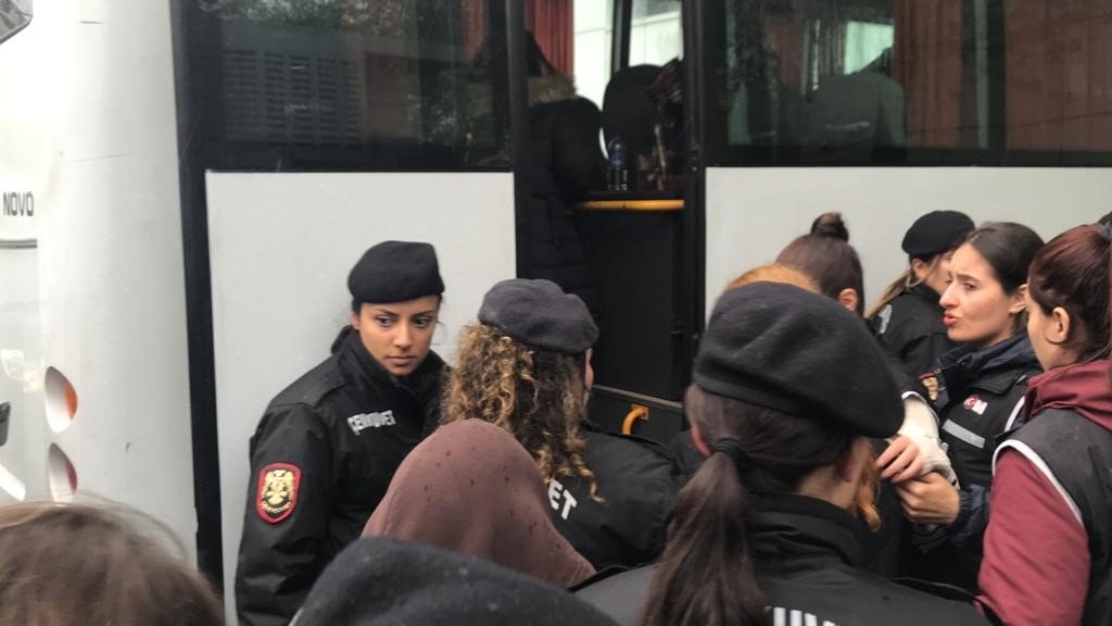 Adnan Oktar suç örgütünün 7 üyesi adliyeye sevk edildi