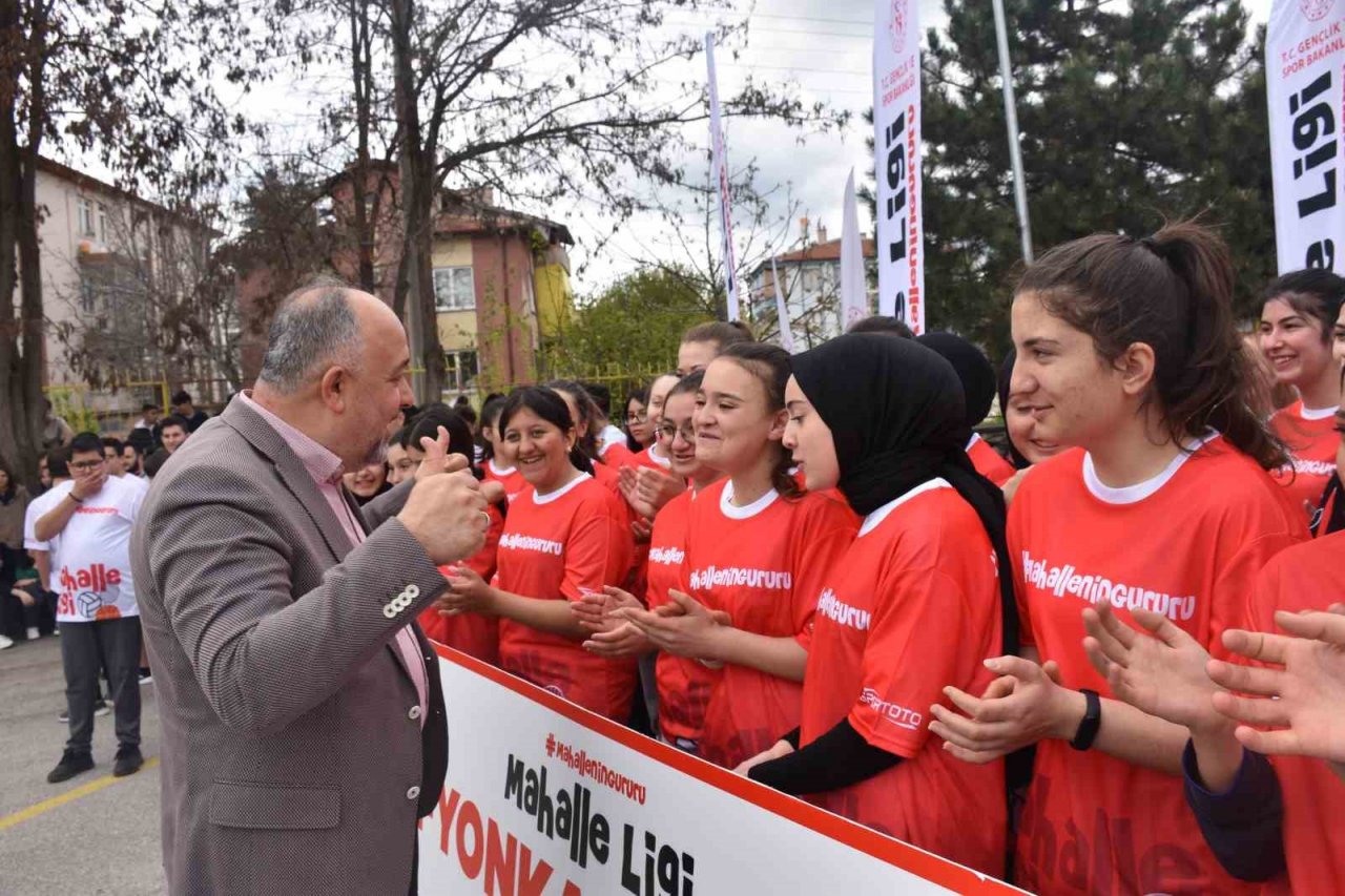 Afyonkarahisar’ı mahalle ligi heyecanı sardı