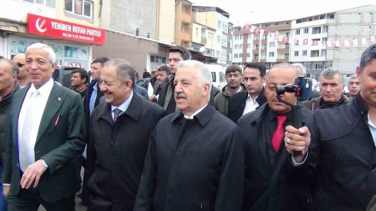 Kars’ta Özhaseki’yi atlı ciritçiler karşıladı