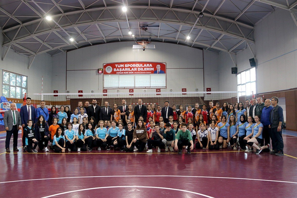 Akçaabat’ta çocuklara ve gençlere yönelik sportif ve kültürel etkinlikler devam ediyor