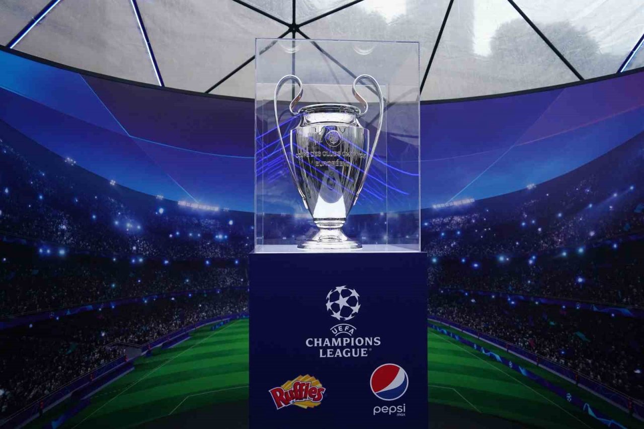 UEFA Şampiyonlar Ligi kupası İstanbul’da