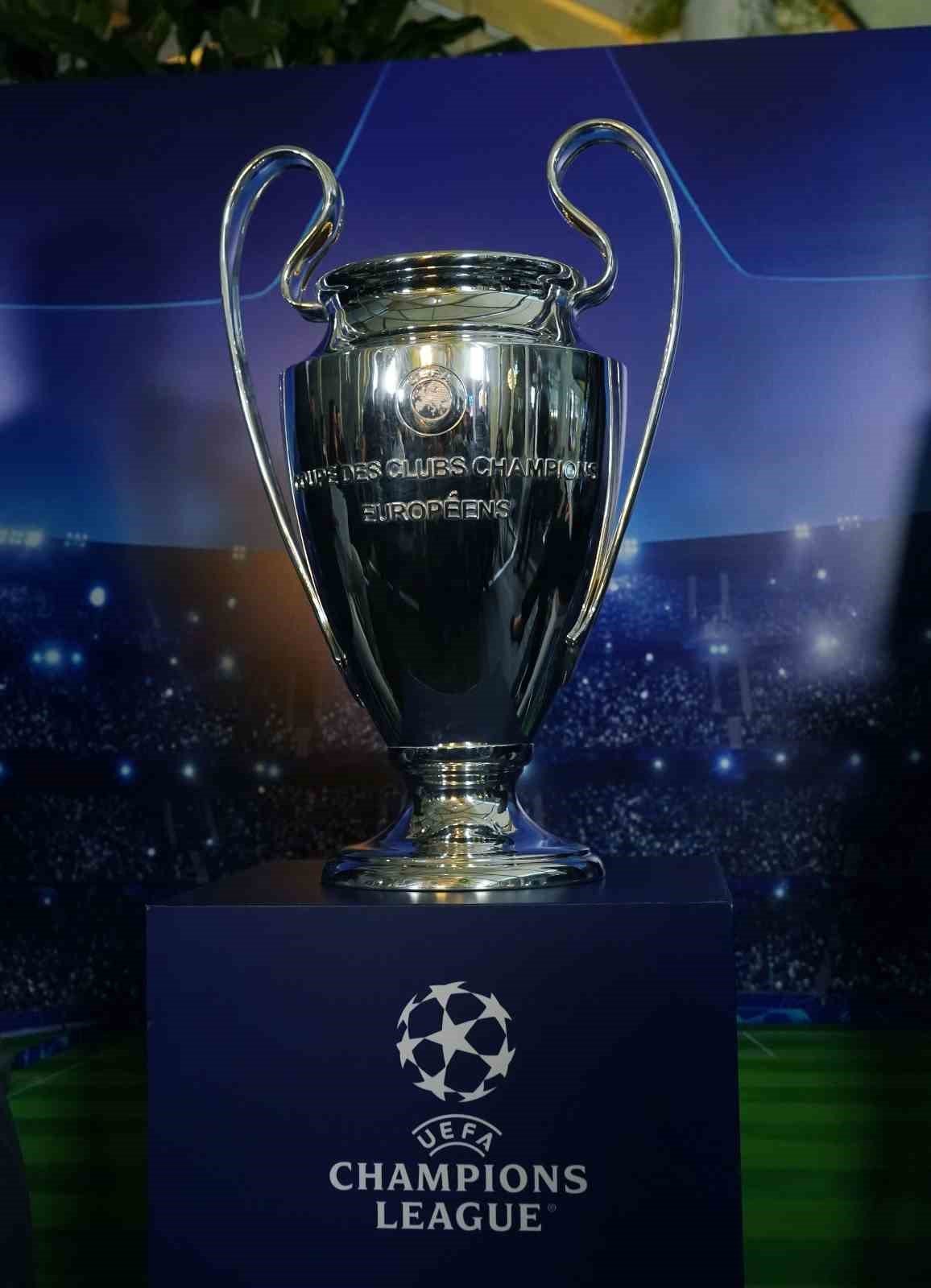 UEFA Şampiyonlar Ligi kupası İstanbul’da