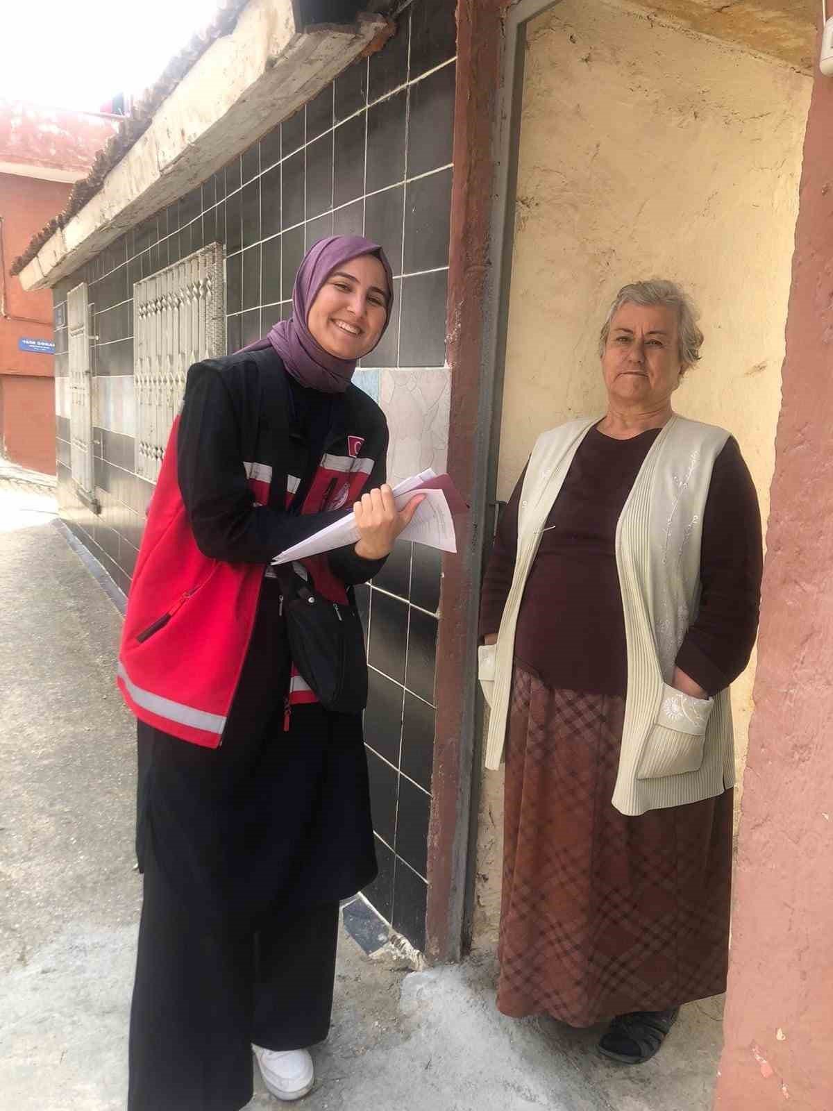 Efeler’de ihtiyaç sahibi aileler unutulmuyor