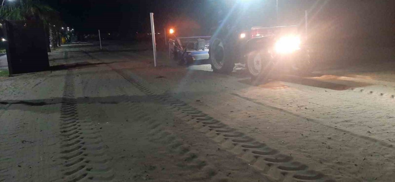 Aydın Büyükşehir Belediyesi sahilleri sezona hazırlıyor