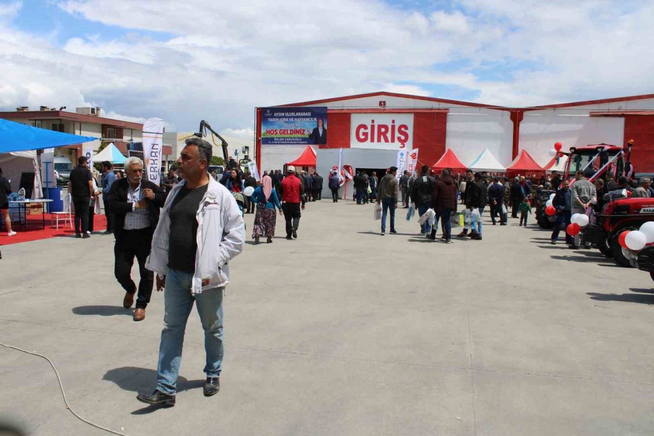 Aydın Tarım Fuarı kapılarını ziyaretçilerine açtı