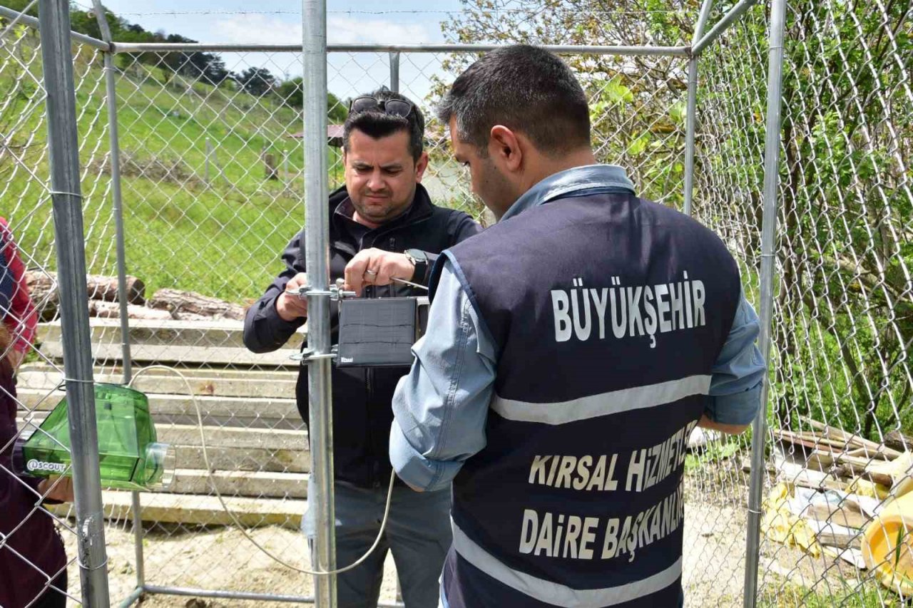 Balıkesir Büyükşehir’den çiftçiye koruma kalkanı