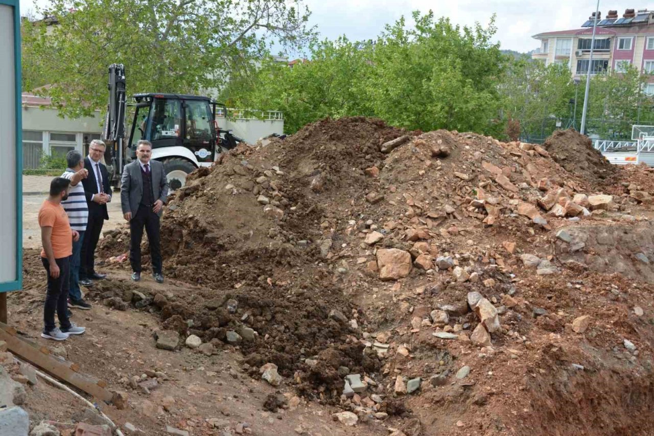 Kaymakam Odabaş’tan eğitim yatırımlarına inceleme