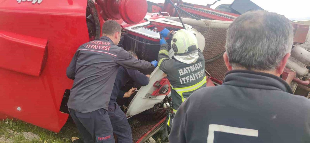 Batman’da iş makinesi kaza yaptı: 2 yaralı