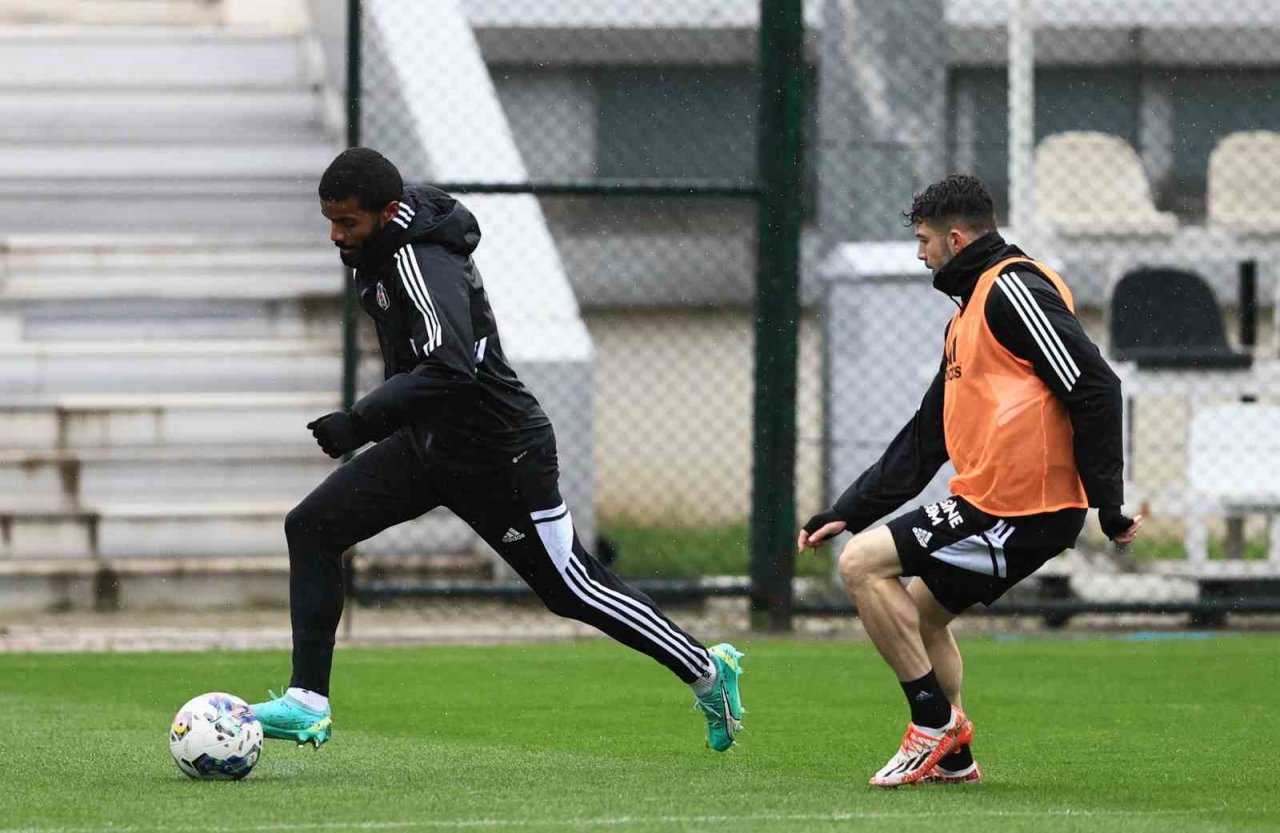Beşiktaş kondisyon ve taktik çalıştı