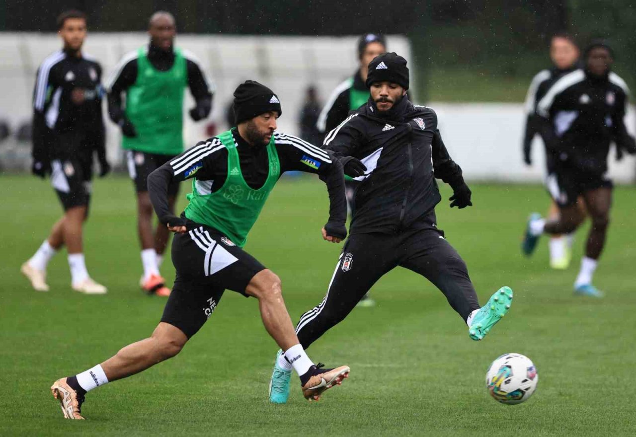 Beşiktaş kondisyon ve taktik çalıştı