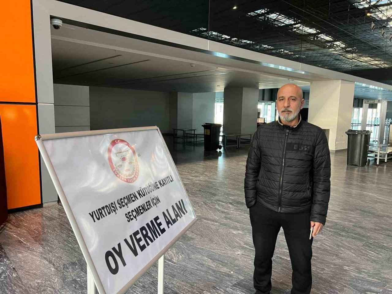 İlk oyu kullanmak için Romanya’dan geldi