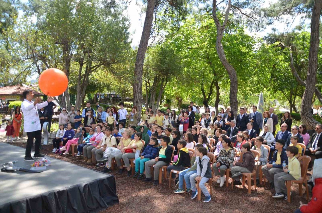 Marmaris’te çocuklar bilimle buluştu