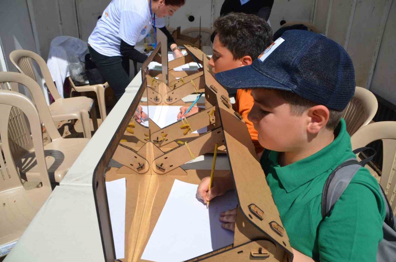 Marmaris’te çocuklar bilimle buluştu