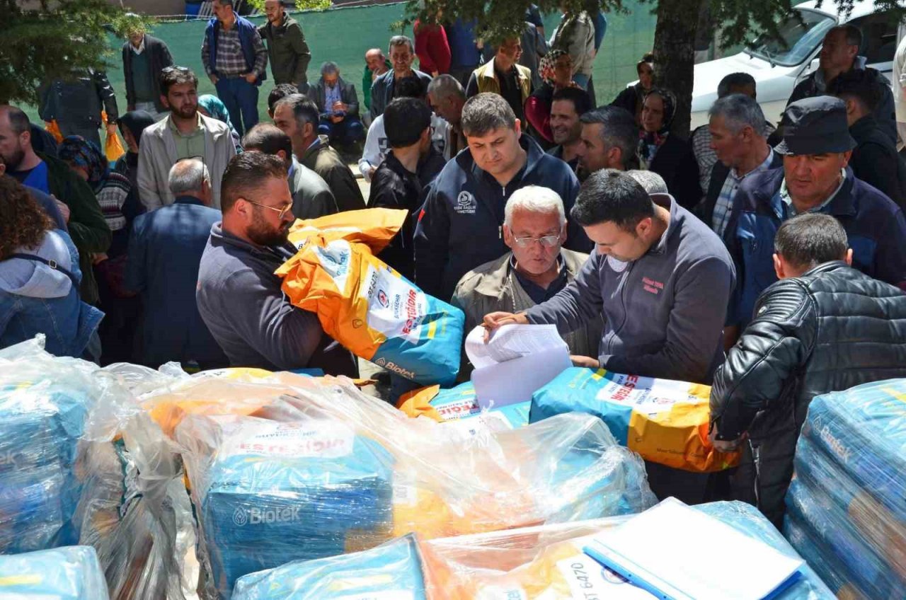 Denizlili çiftçilere tohum desteği devam ediyor
