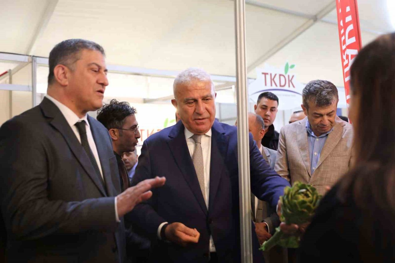 Başkan Atay, Aydın Tarım Fuarı’nda belediyenin ürünlerini tanıttı