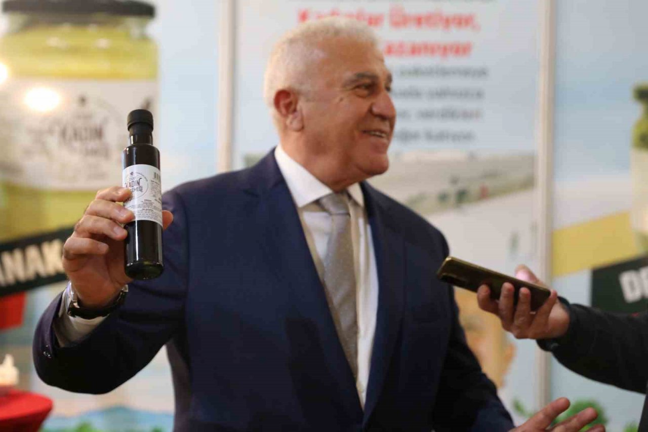 Başkan Atay, Aydın Tarım Fuarı’nda belediyenin ürünlerini tanıttı