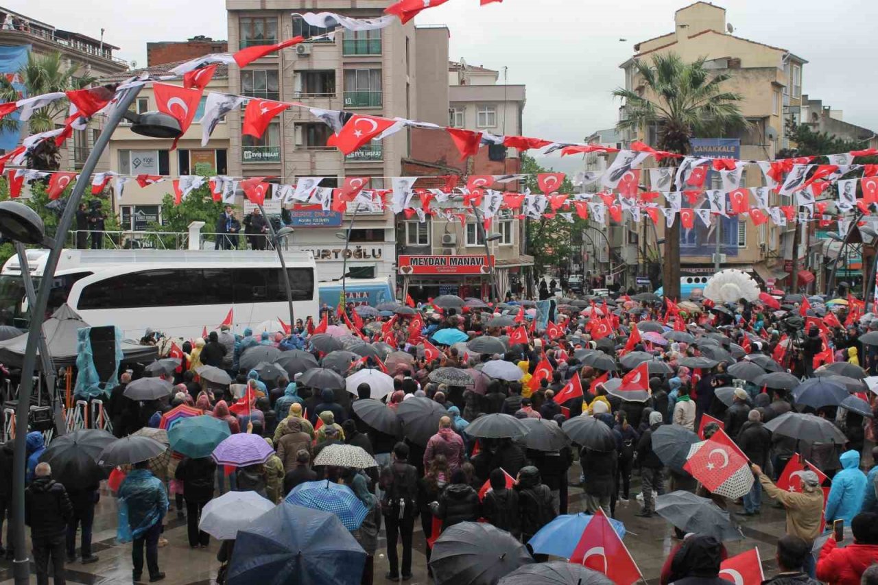 Ekrem İmamoğlu, Biga’da ‘Halk Buluşması’nda vatandaşlara seslendi