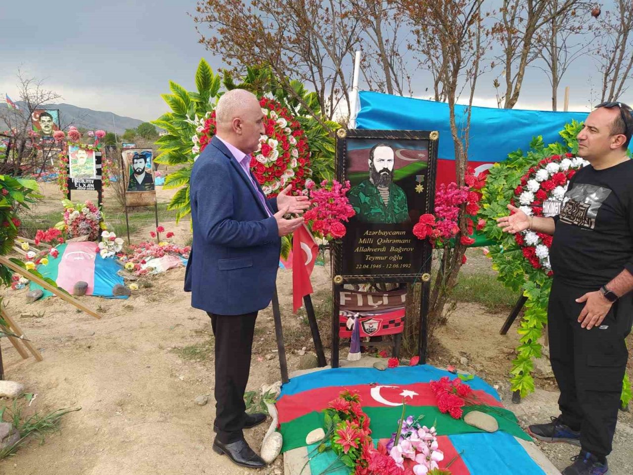 Ermeniler, Karabağ’da bulunan Ağdam Cuma Camii’ne zarar verip ahır olarak kullanmış