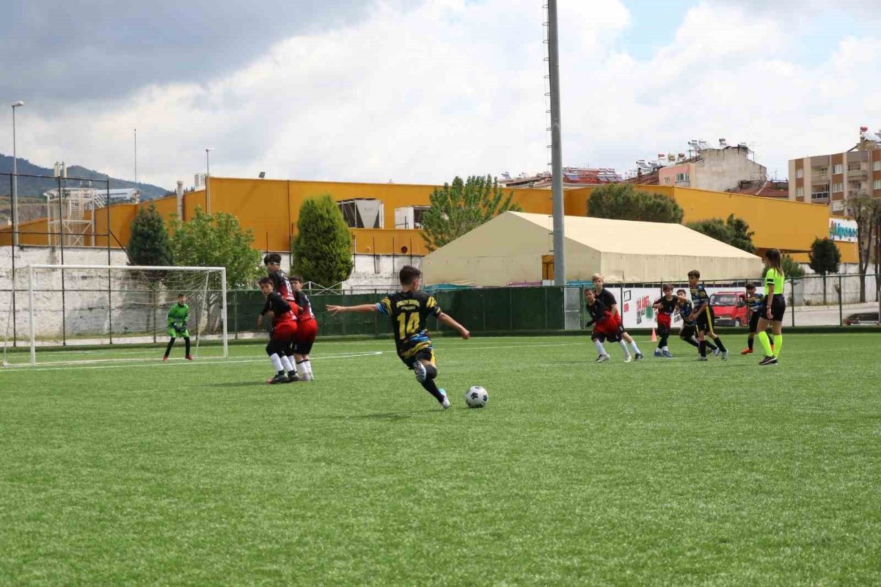 Küçük Erkekler Futbol Müsabakaları Aydın’da başladı