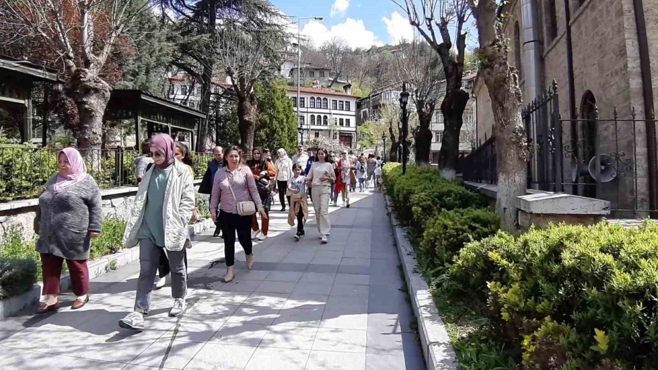 Akşemseddin Hazretleri Türbesine yoğun ilgi