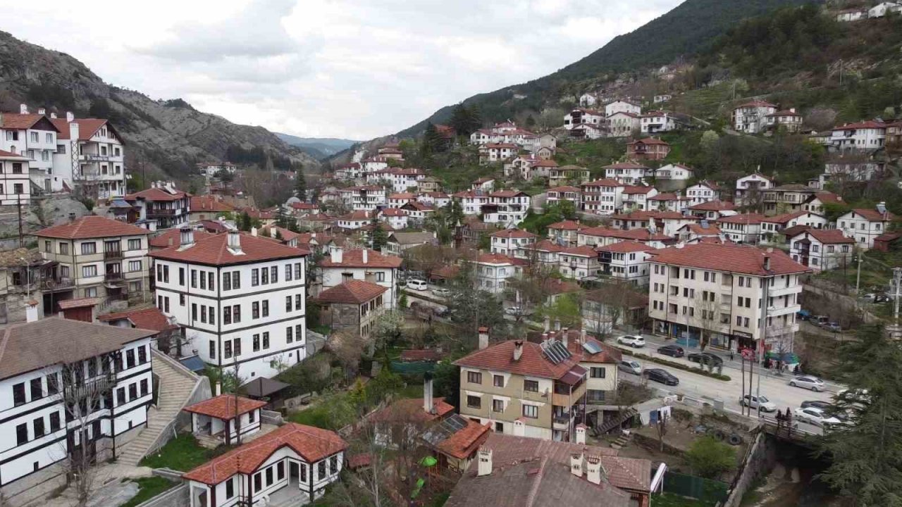 Akşemseddin Hazretleri Türbesine yoğun ilgi