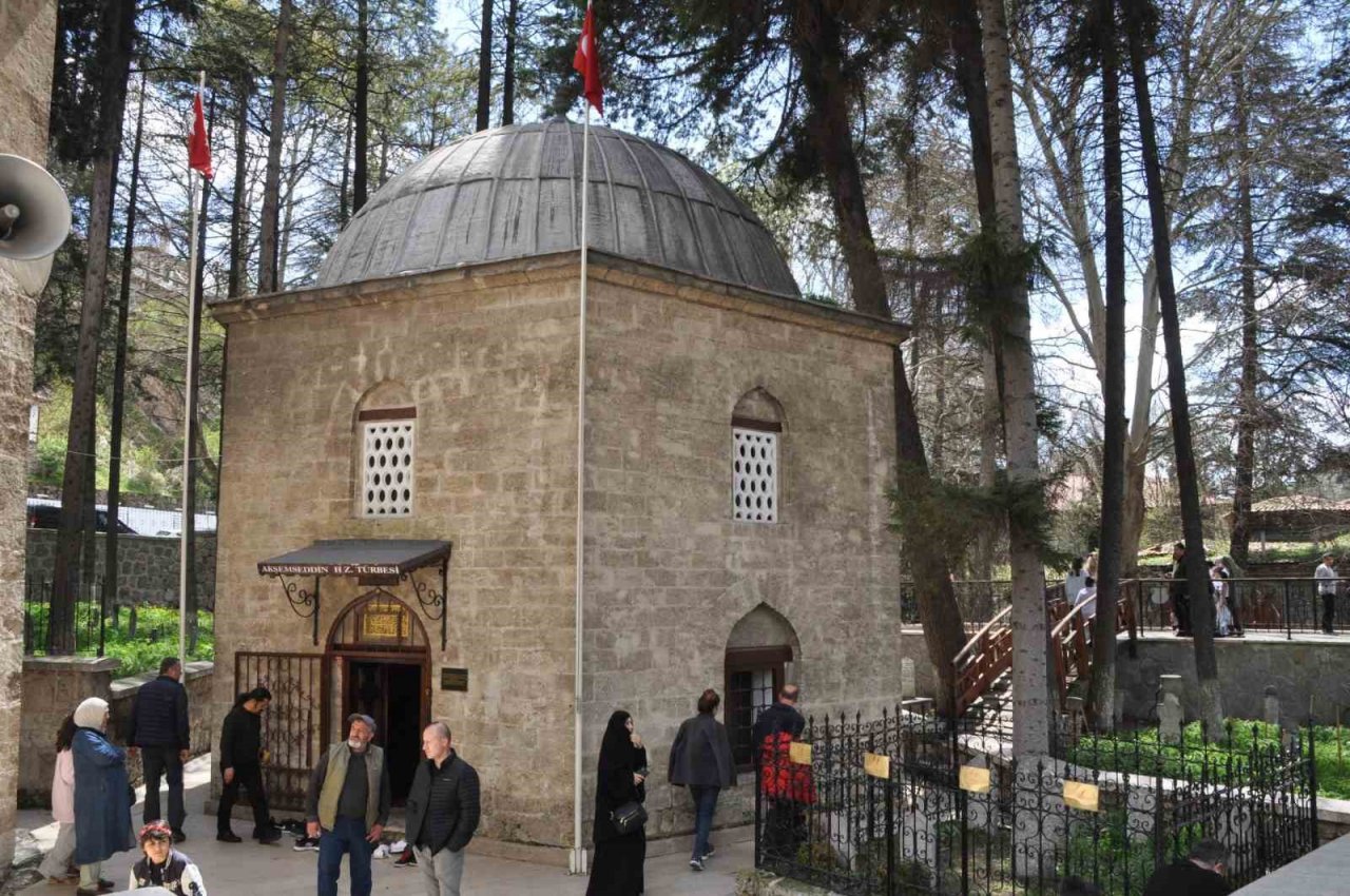 Akşemseddin Hazretleri Türbesine yoğun ilgi