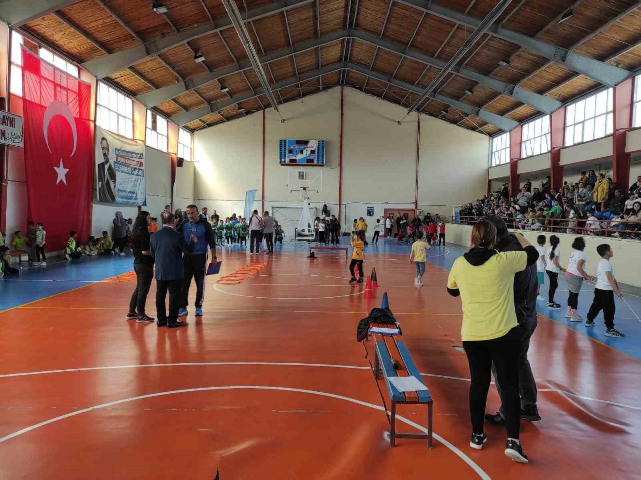 Dikili’de çocuklar yarıştı