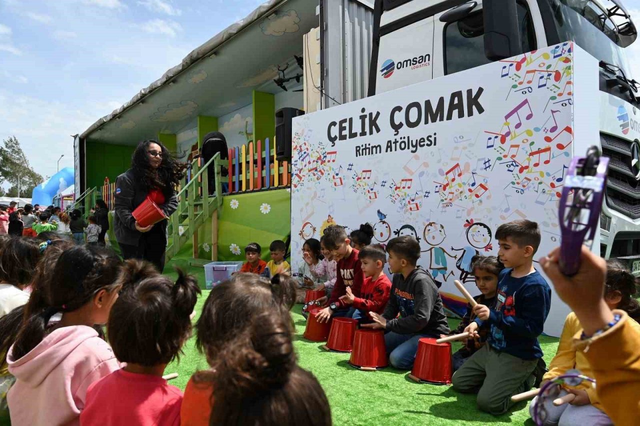 Eğitici aktivitelerle donatılmış gezici tırı deprem bölgesinde çocuklar ve gençlerle buluşacak