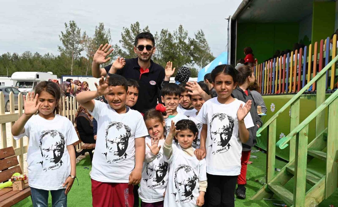 Eğitici aktivitelerle donatılmış gezici tırı deprem bölgesinde çocuklar ve gençlerle buluşacak
