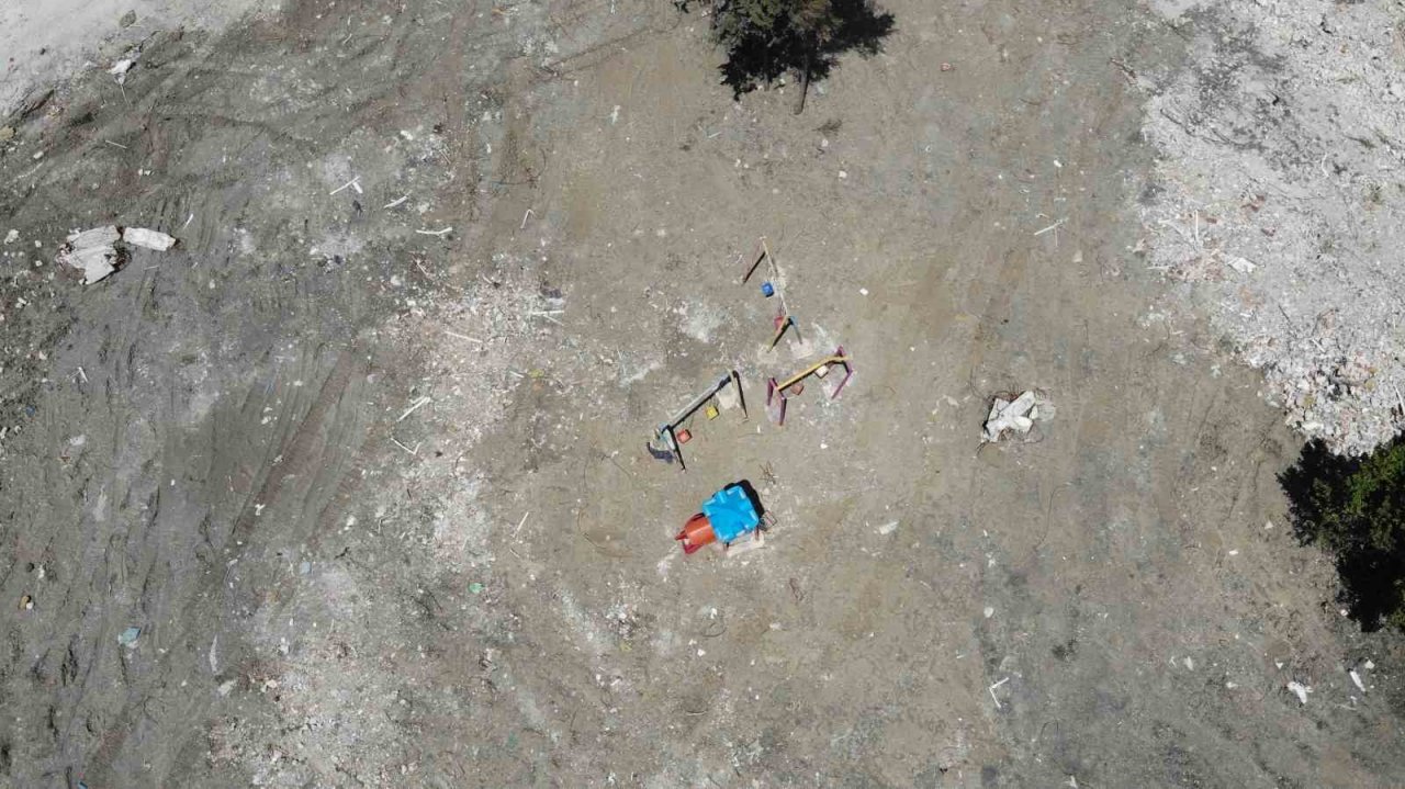 600 konutlardan geriye oyun parkı kaldı