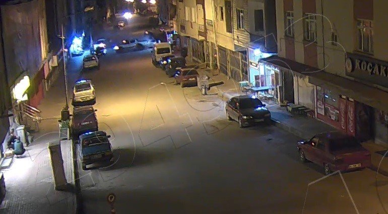 Kontrolden çıkan pikap 6 aracı biçti