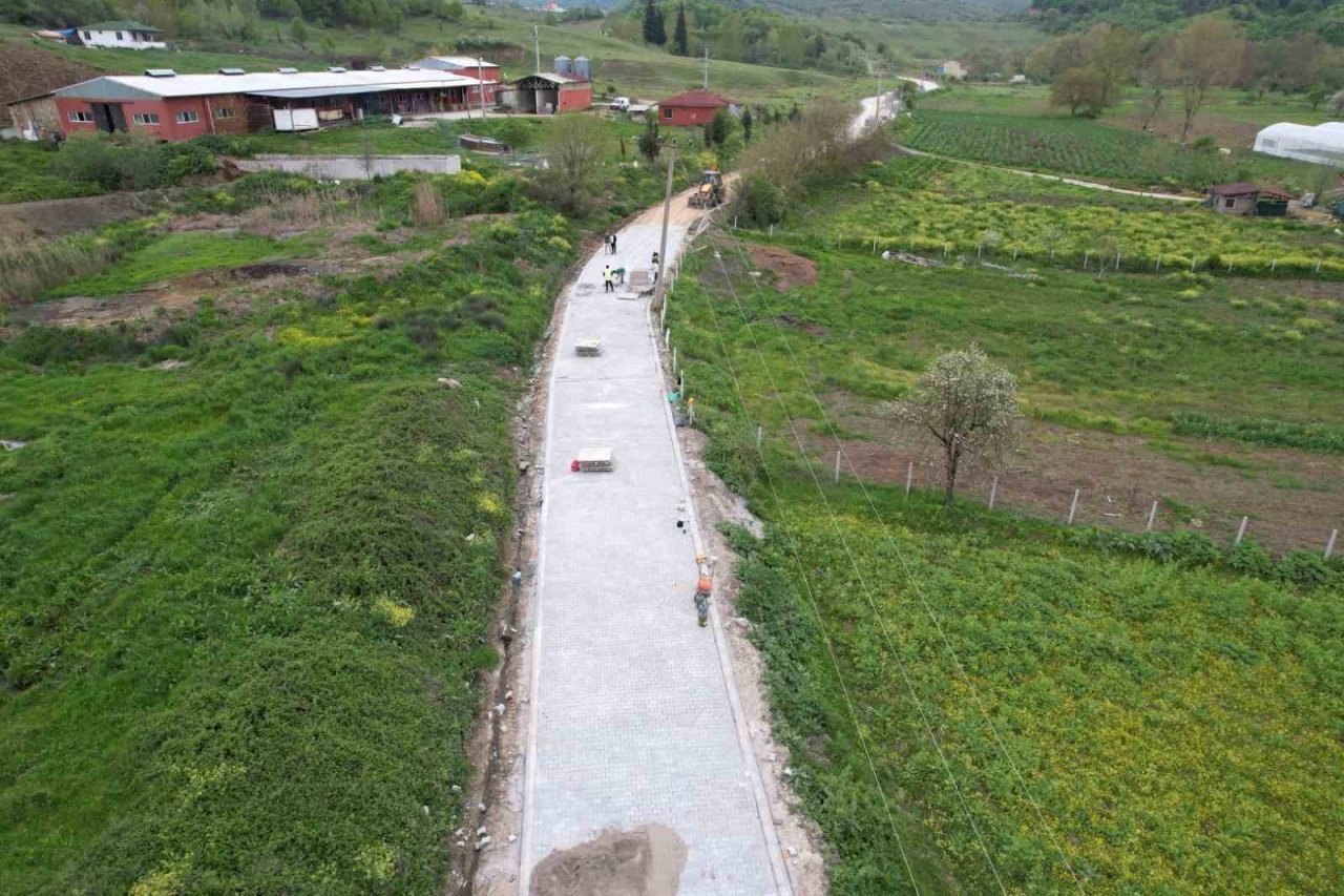 Karamürsel’in köylerine parke yol yapılıyor