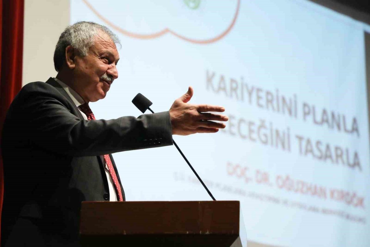 YKS’ye girecek öğrencilere farkındalık ve motivasyon konferansı