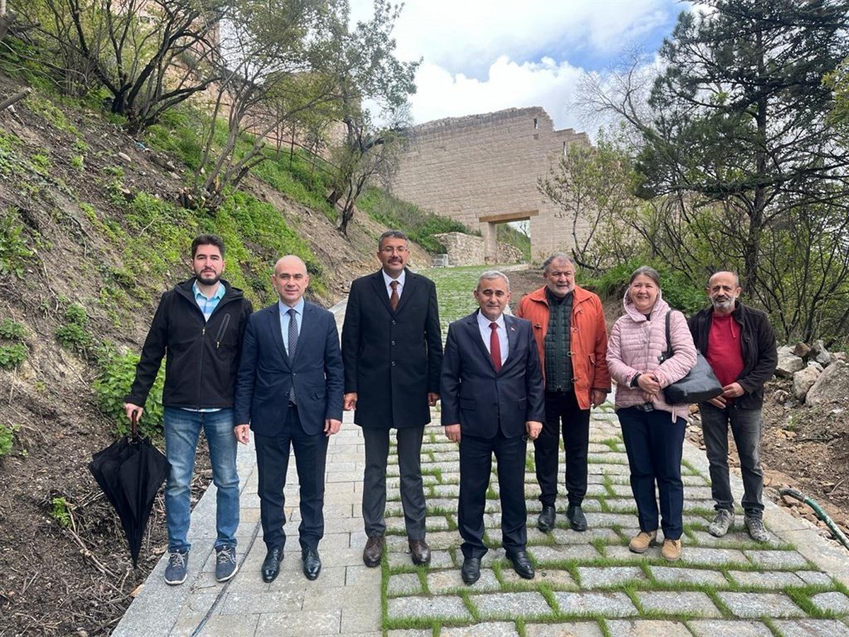 Kütahya Kalesi ve Ulu Cami Arkası Kültür Yolu Projesi’nde sona yaklaşıldı