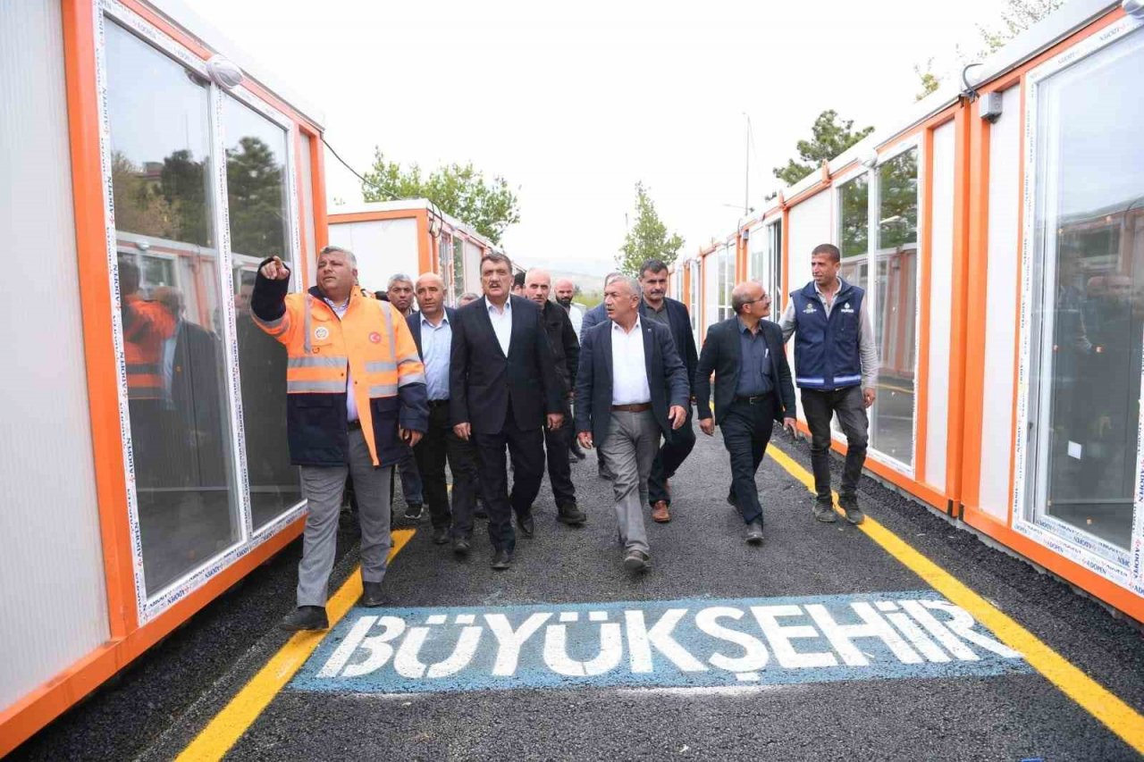 Başkan Gürkan: “Yaralarımızı saracağız şehrimizi yeniden inşa edeceğiz”