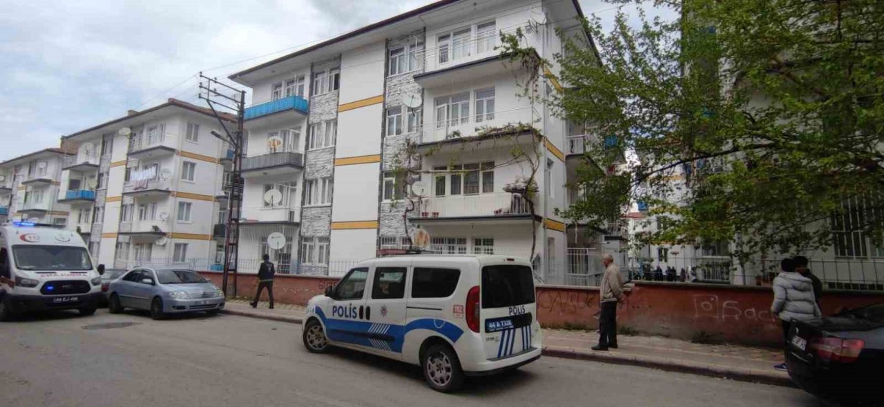 Malatya’da bir şahıs çatı katında ölü bulundu