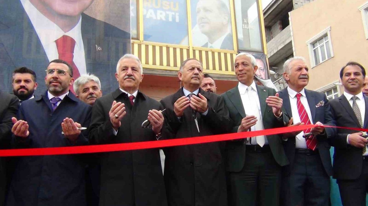 Kars’ta Özhaseki’yi atlı ciritçiler karşıladı