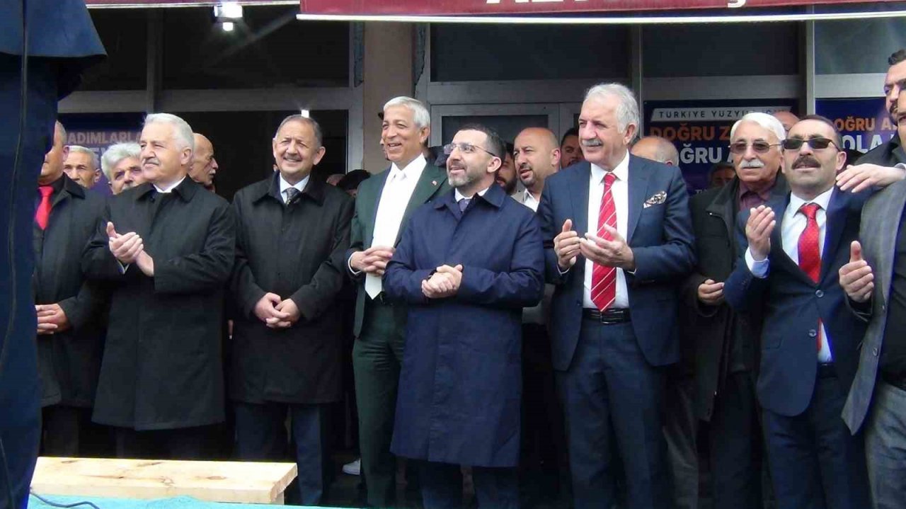 Kars’ta Özhaseki’yi atlı ciritçiler karşıladı