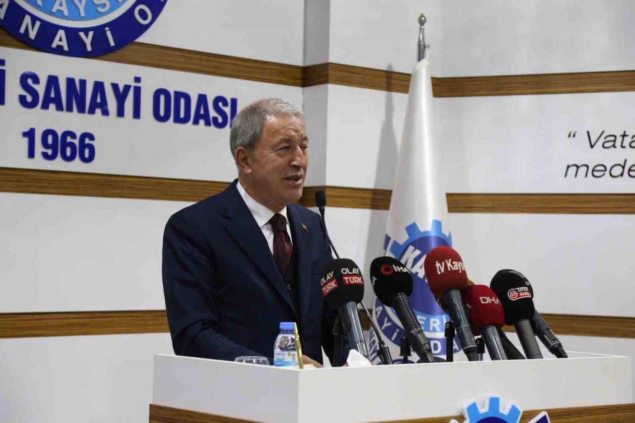 Bakan Akar: "Cumhurbaşkanımızın savunma sanayiine olan ısrarı bütün sistemi hareketlendirdi”