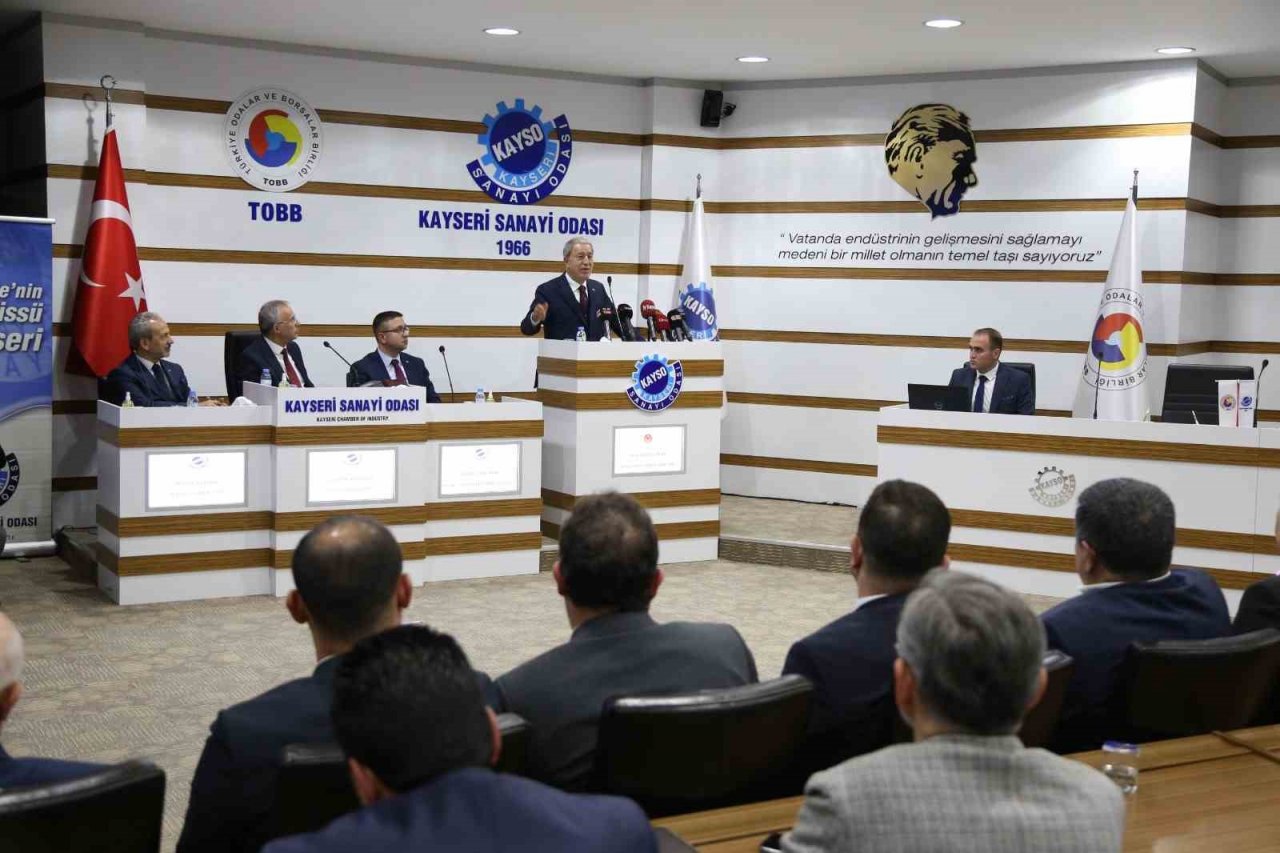 Bakan Akar: "Cumhurbaşkanımızın savunma sanayiine olan ısrarı bütün sistemi hareketlendirdi”