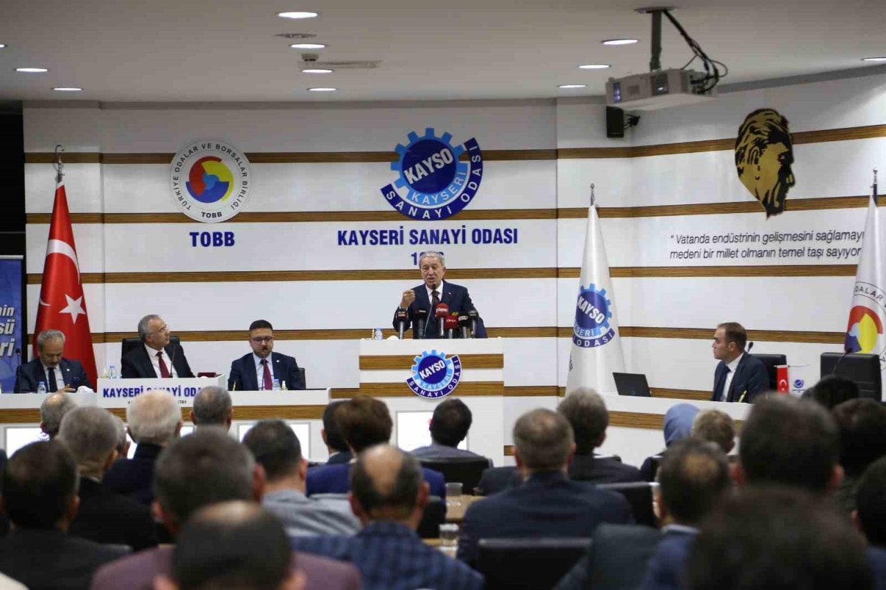 Bakan Akar: "Cumhurbaşkanımızın savunma sanayiine olan ısrarı bütün sistemi hareketlendirdi”