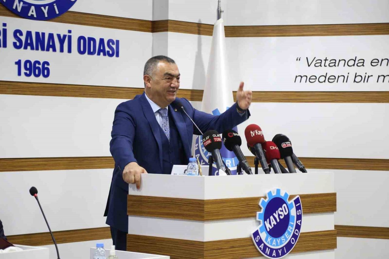 Bakan Akar: "Cumhurbaşkanımızın savunma sanayiine olan ısrarı bütün sistemi hareketlendirdi”