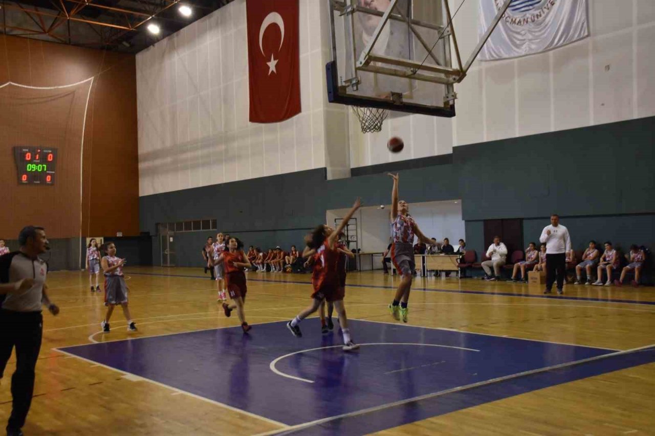 Küçük devlerin basketbol şampiyonası Muğla’da başladı