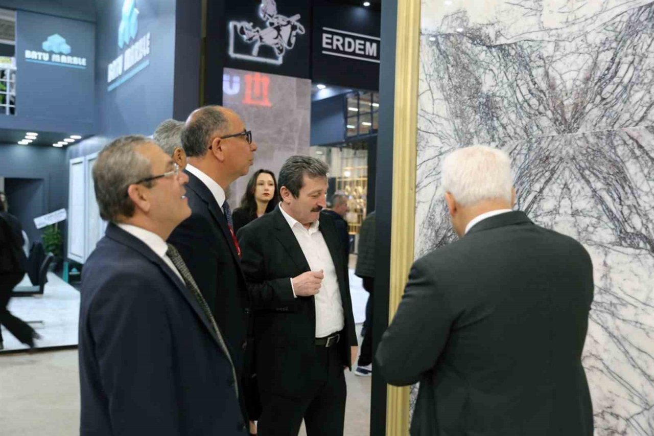 Muğla Valisi Tavlı Marble-İzmir fuarına katıldı