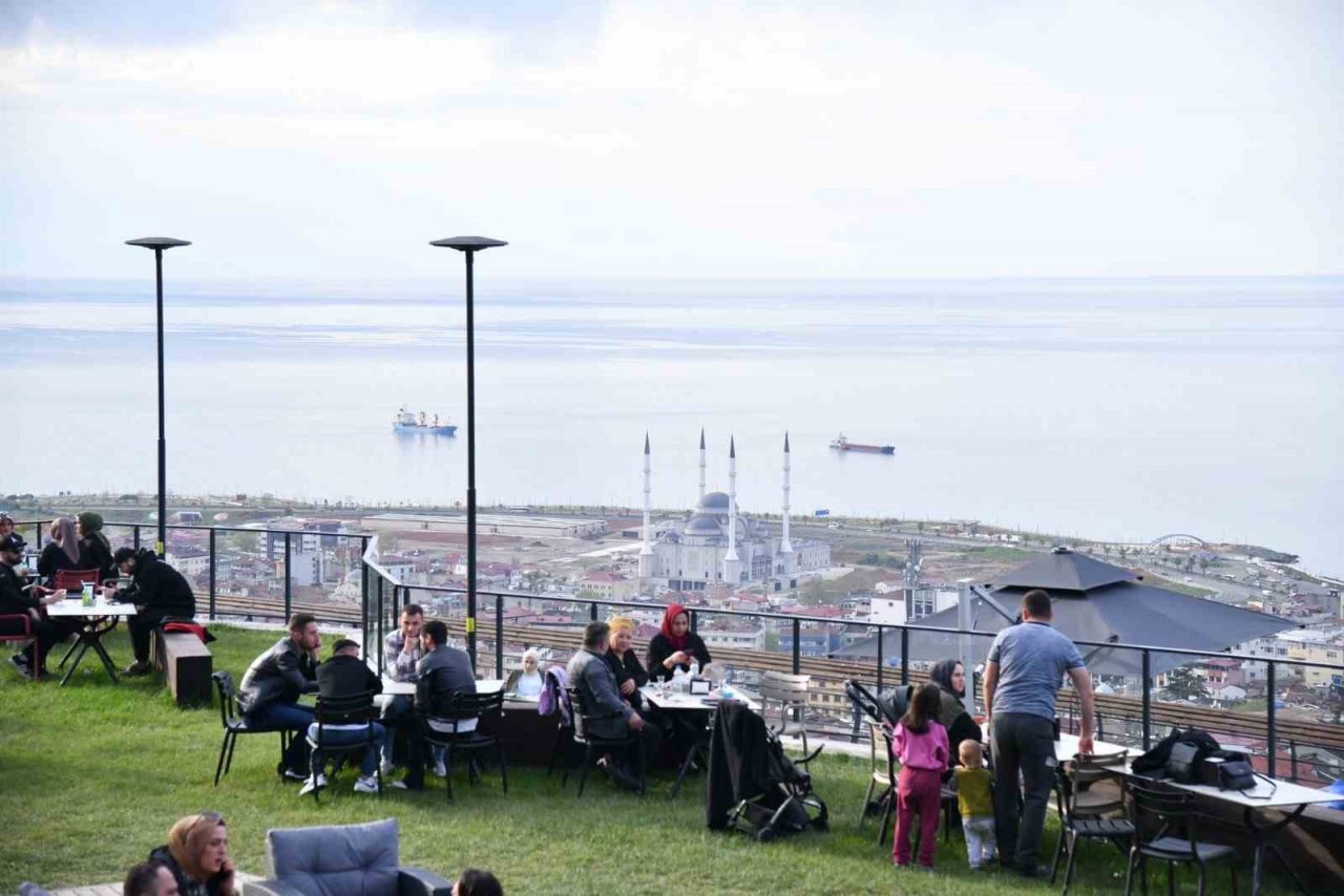 Boztepe seyir terası ve yürüyüş yoluna yoğun ilgi